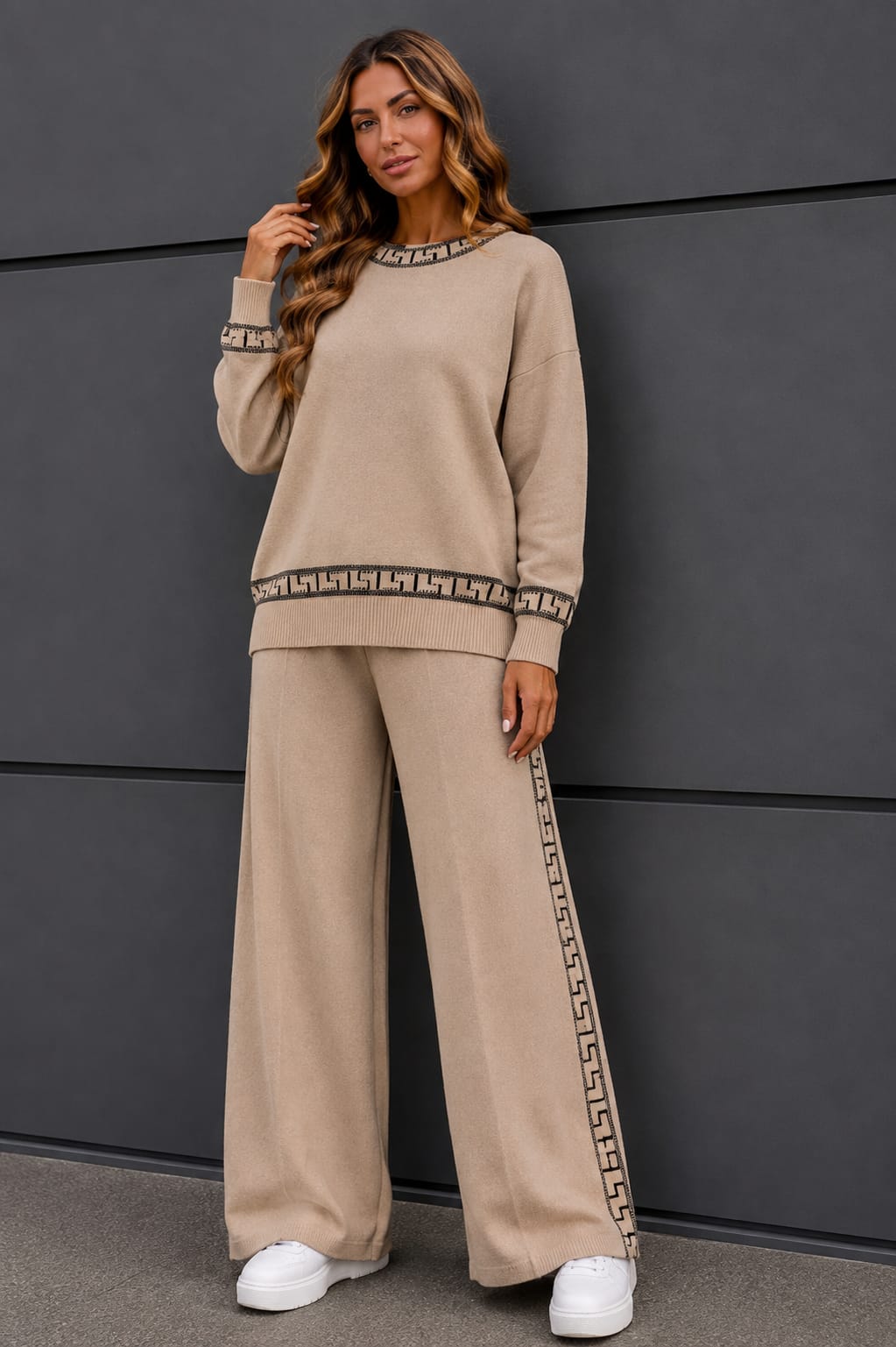 ✨ Compleu tricotat fin – elegant, confortabil și versatil 🤎