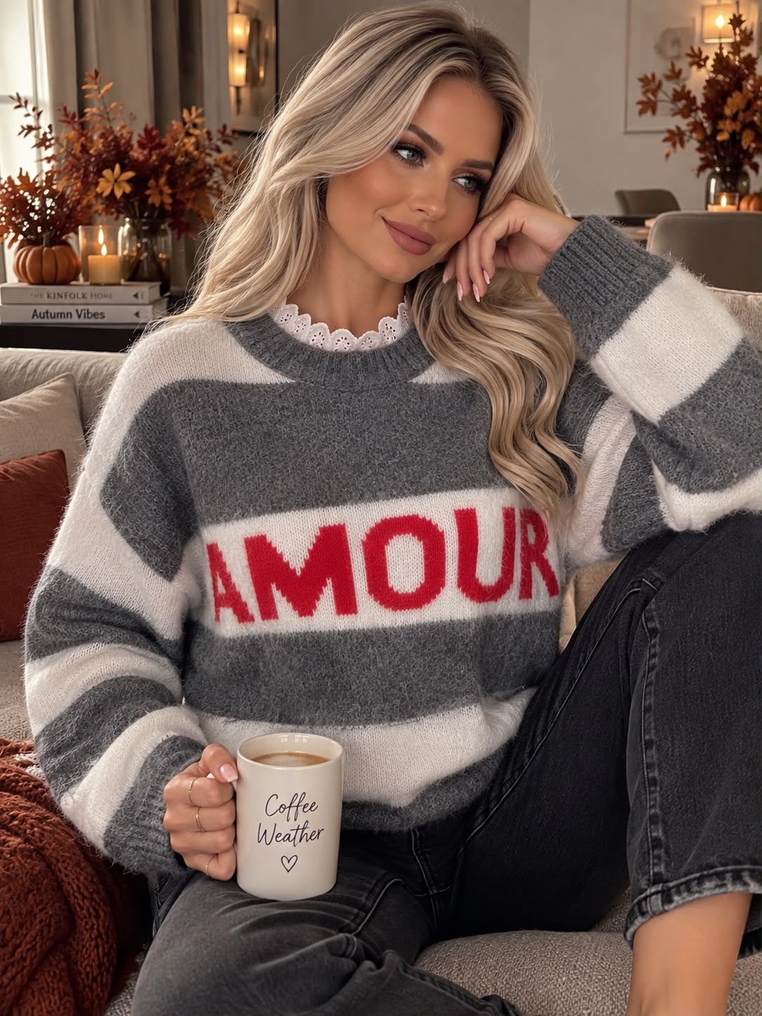 🤍 Pulover pufos cu guler din dantelă „Amour”